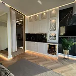 Hanza Tower Home4u *