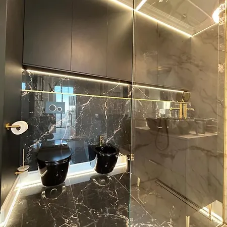 Hanza Tower Home4u Apartamento *