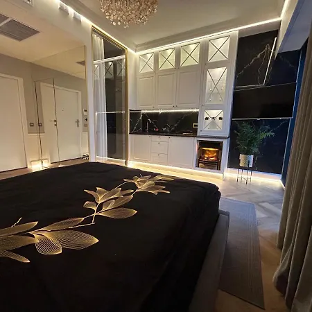 Hanza Tower Home4u Apartamento *