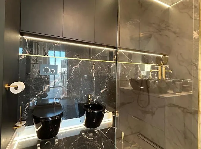 Hanza Tower Home4u Appartement *