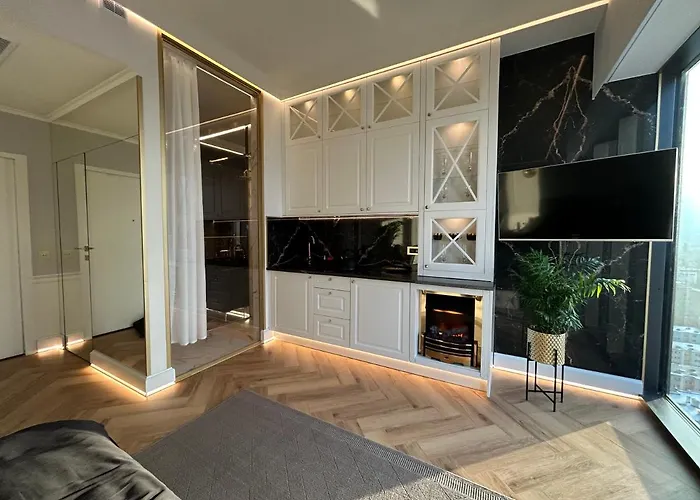 Hanza Tower Home4u *