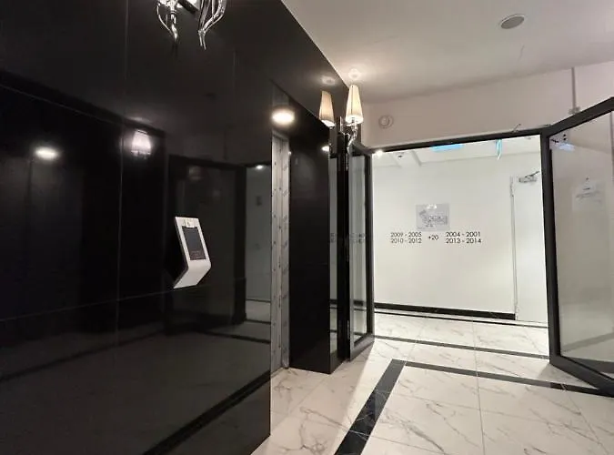 Hanza Tower Home4u Apartment *