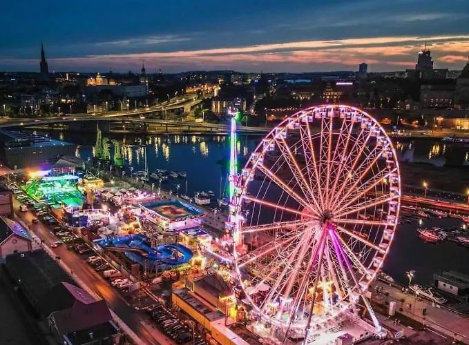 Hanza Tower Home4u Apartment *